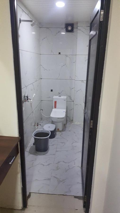 Green Leaf Hotel Уджайн Екстериор снимка