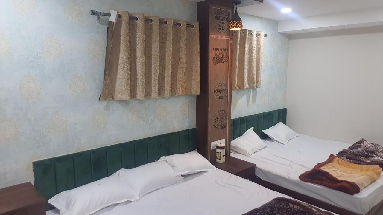 Green Leaf Hotel Уджайн Екстериор снимка