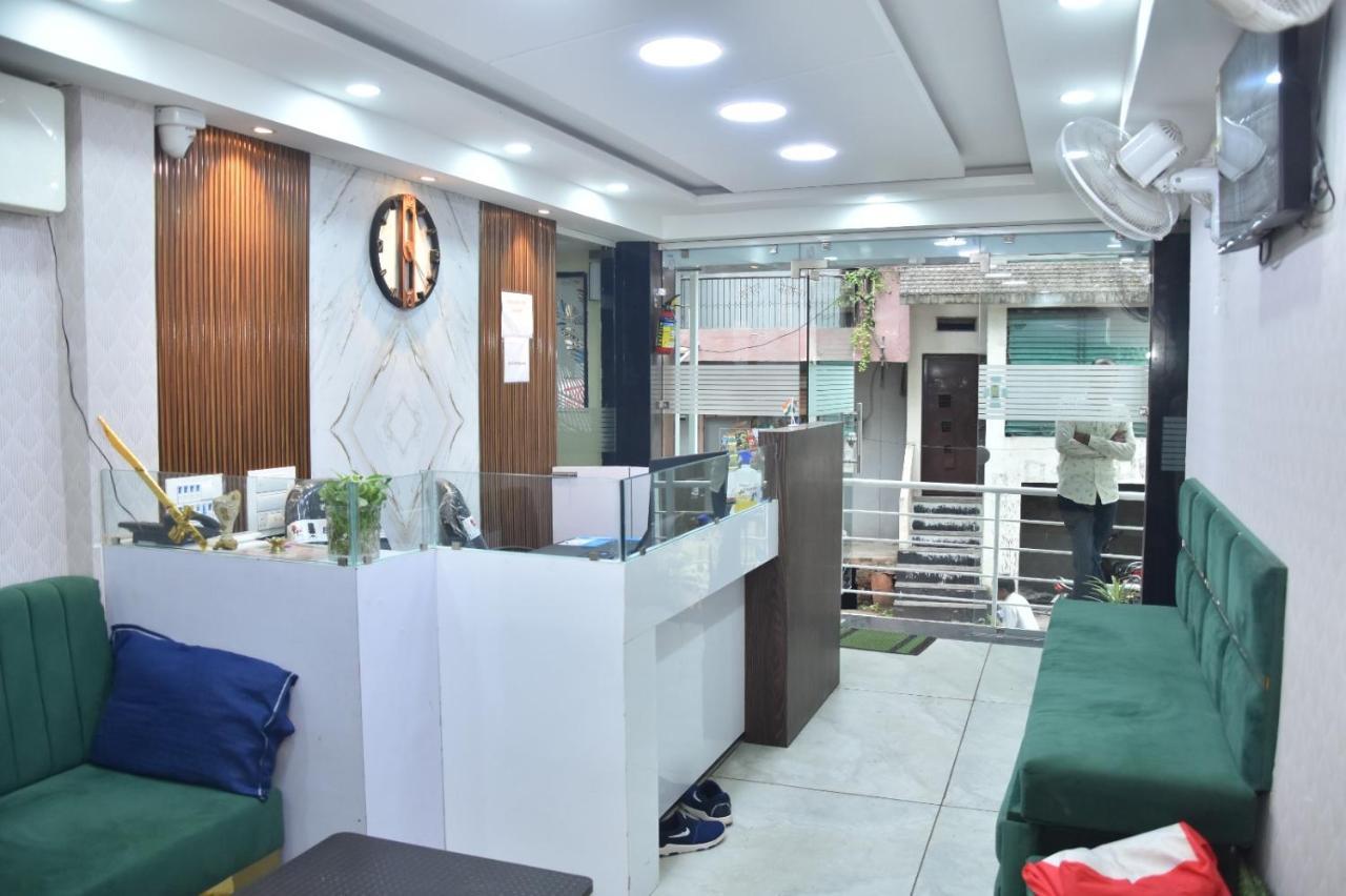 Green Leaf Hotel Уджайн Екстериор снимка