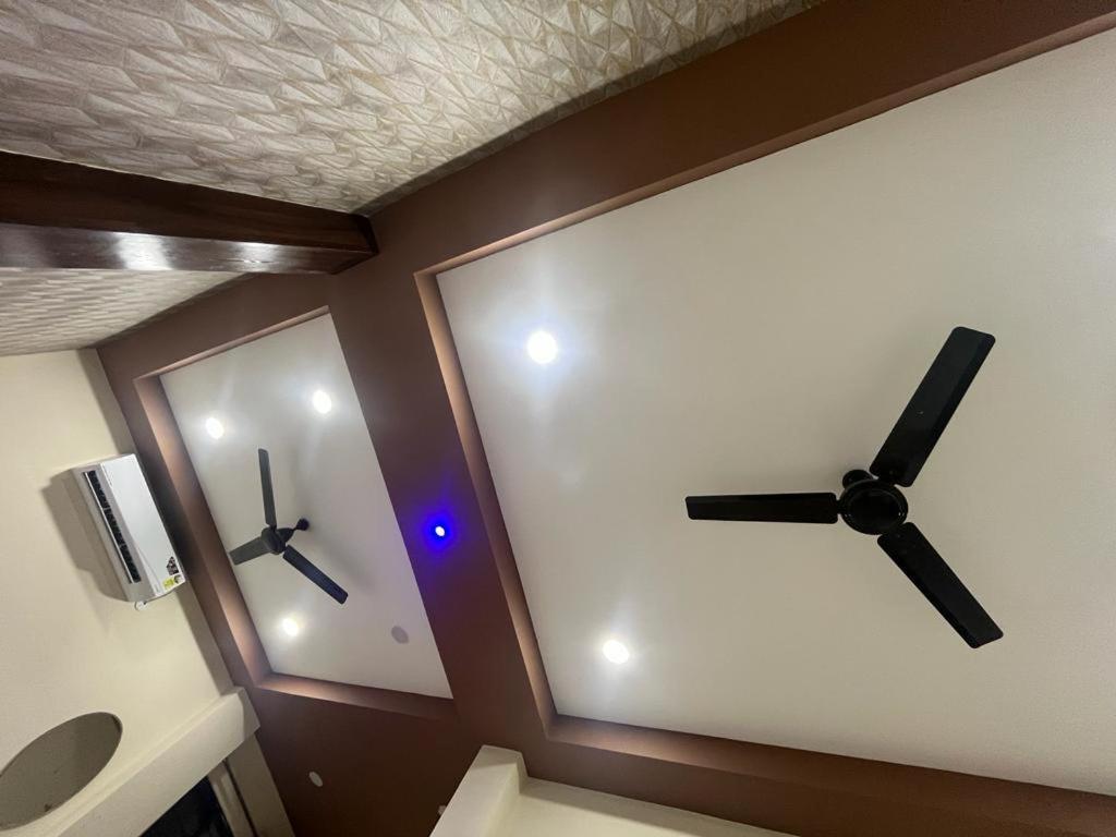 Green Leaf Hotel Уджайн Екстериор снимка