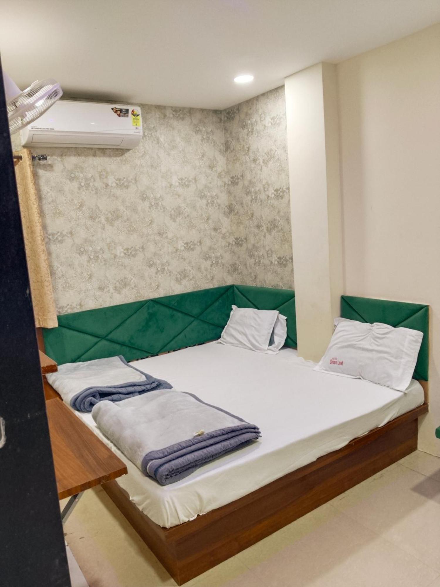 Green Leaf Hotel Уджайн Екстериор снимка